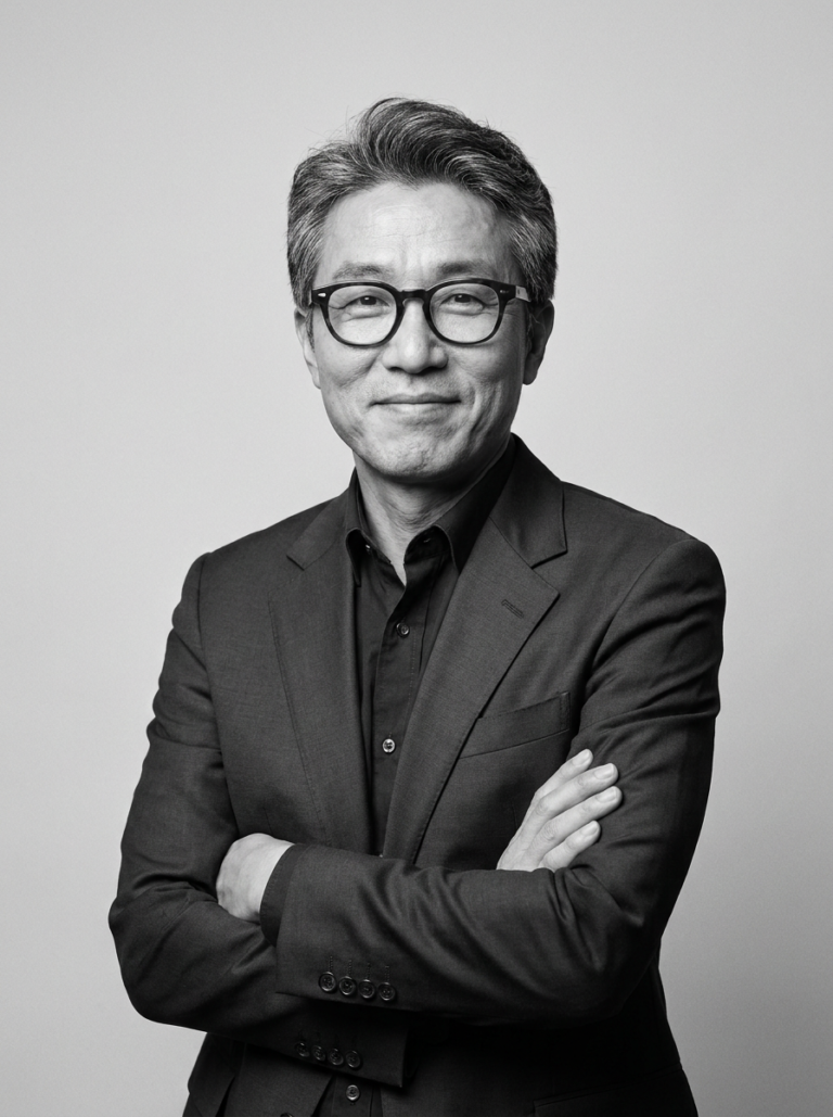 강사 16